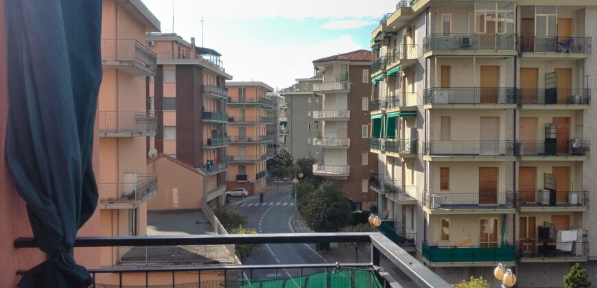 RIF. 230 B – BILOCALE  IN VIA PONTI OTTIME CONDIZIONI, ARREDATO . € 182000