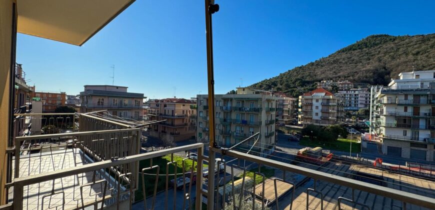 RIF. 242 B – BORGHETTO S.S. VIA GIARDINI BILOCALE OTTIME CONDIZIONI CON SPLENDIDA BALCONATA € 178000