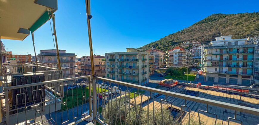 RIF. 242 B – BORGHETTO S.S. VIA GIARDINI BILOCALE OTTIME CONDIZIONI CON SPLENDIDA BALCONATA € 178000